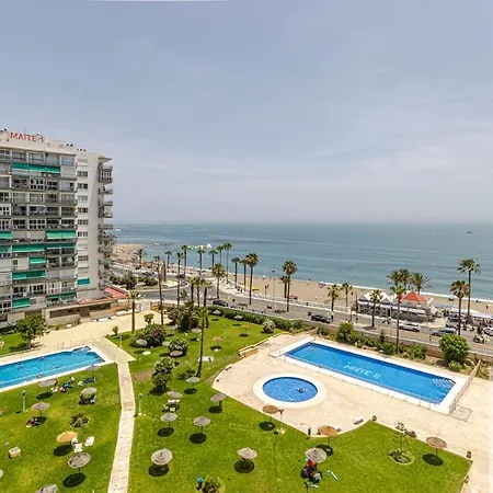 With Excellent Sea Views Apartament