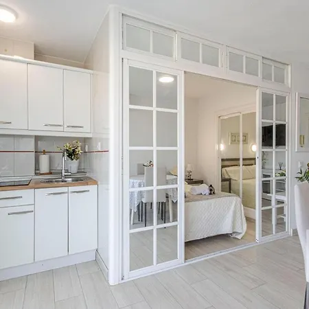 With Excellent Sea Views Apartament Benalmádena